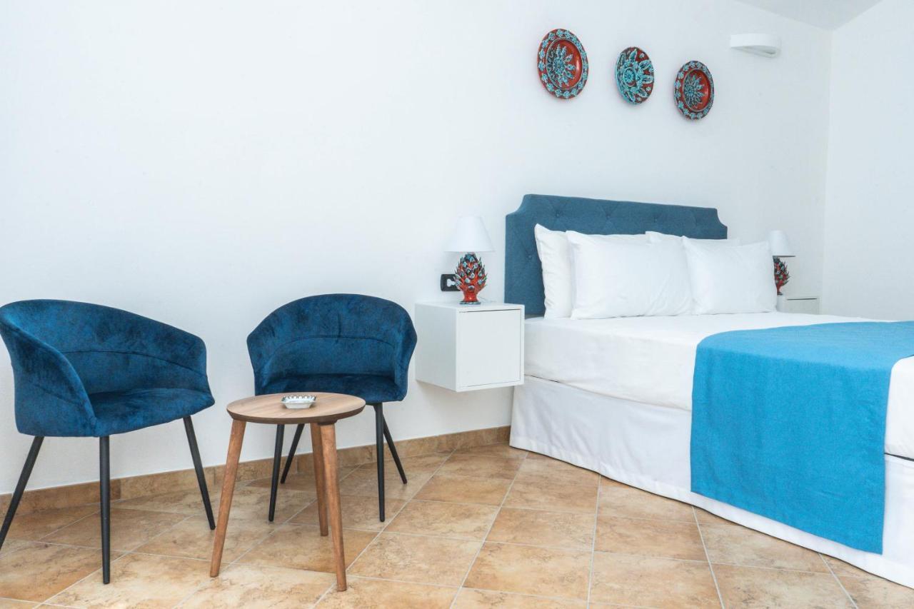 Relais Ruggiero Bed & Breakfast Le Castella  Exterior photo